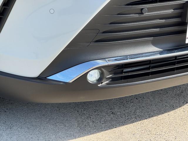 ハリアーハイブリッド Ｚ　レザーパッケージ　調光パノラマルーフ　デジタルミラー　ＢＳＭ　１２．３型ＪＢＬナビ　パノラミックビューモニター　パワーバックドア　ＥＴＣ２．０　シートヒーター＆クーラー　ＡＣ１００Ｖ電源　　レーダークルーズコントロール（13枚目）