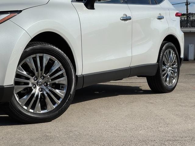 ハリアーハイブリッド Ｚ　レザーパッケージ　調光パノラマルーフ　デジタルミラー　ＢＳＭ　１２．３型ＪＢＬナビ　パノラミックビューモニター　パワーバックドア　ＥＴＣ２．０　シートヒーター＆クーラー　ＡＣ１００Ｖ電源　　レーダークルーズコントロール（17枚目）