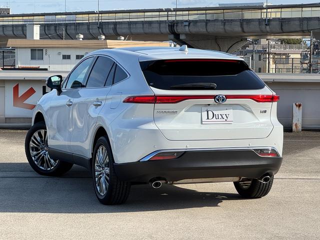 ハリアーハイブリッド Ｚ　レザーパッケージ　調光パノラマルーフ　デジタルミラー　ＢＳＭ　１２．３型ＪＢＬナビ　パノラミックビューモニター　パワーバックドア　ＥＴＣ２．０　シートヒーター＆クーラー　ＡＣ１００Ｖ電源　　レーダークルーズコントロール（23枚目）