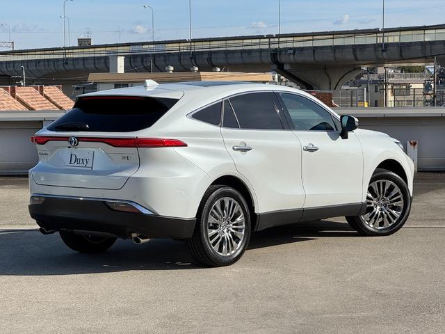 ハリアーハイブリッド Ｚ　レザーパッケージ　調光パノラマルーフ　デジタルミラー　ＢＳＭ　１２．３型ＪＢＬナビ　パノラミックビューモニター　パワーバックドア　ＥＴＣ２．０　シートヒーター＆クーラー　ＡＣ１００Ｖ電源　　レーダークルーズコントロール（24枚目）