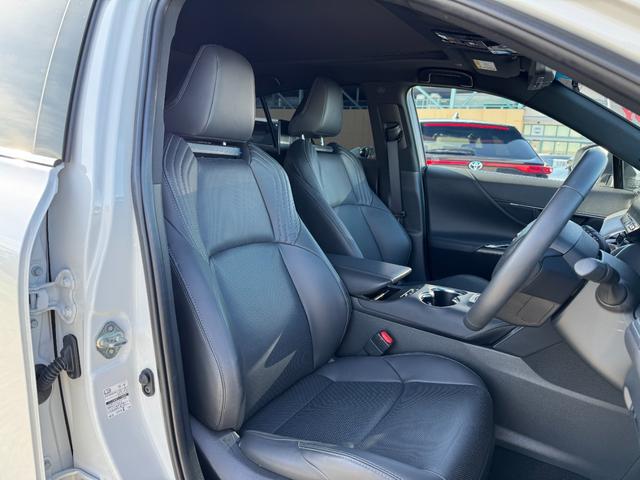 ハリアーハイブリッド Ｚ　レザーパッケージ　調光パノラマルーフ　デジタルミラー　ＢＳＭ　１２．３型ＪＢＬナビ　パノラミックビューモニター　パワーバックドア　ＥＴＣ２．０　シートヒーター＆クーラー　ＡＣ１００Ｖ電源　　レーダークルーズコントロール（32枚目）