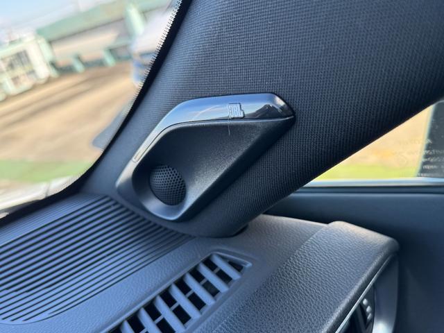 ハリアーハイブリッド Ｚ　レザーパッケージ　調光パノラマルーフ　デジタルミラー　ＢＳＭ　１２．３型ＪＢＬナビ　パノラミックビューモニター　パワーバックドア　ＥＴＣ２．０　シートヒーター＆クーラー　ＡＣ１００Ｖ電源　　レーダークルーズコントロール（56枚目）