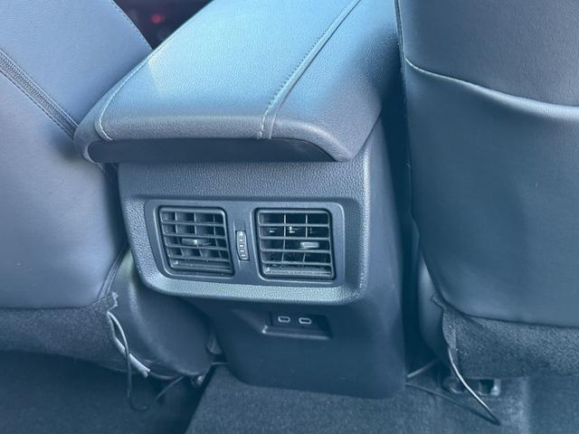 ハリアーハイブリッド Ｚ　レザーパッケージ　調光パノラマルーフ　デジタルミラー　ＢＳＭ　１２．３型ＪＢＬナビ　パノラミックビューモニター　パワーバックドア　ＥＴＣ２．０　シートヒーター＆クーラー　ＡＣ１００Ｖ電源　　レーダークルーズコントロール（69枚目）