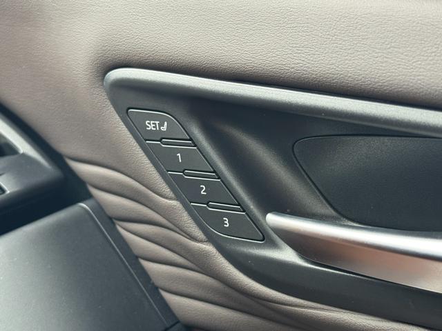 ヴェルファイアハイブリッド Z プレミア 茶内装 左右独立ムーンルーフ デジタルインナーミラー ユニバーサルステップ 14型ナビ フルセグ 後席モニター パノラミックビューモニター ブラインドスポットモニタ AC100V HUD 置くだけ充電(60枚目)