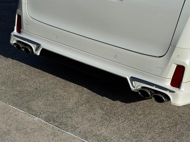 アルファード ２．５Ｓ　Ｃパッケージ　魔裟斗エアロ　４本出マフラー　サンルーフ　デジタルインナーミラー　ブラインドスポットモニタ　純正９型ＤＡ　後席モニター　フルセグＴＶ　ドラレコ　パワーバックドア　シートヒーター＆クーラー　パワーシート（4枚目）