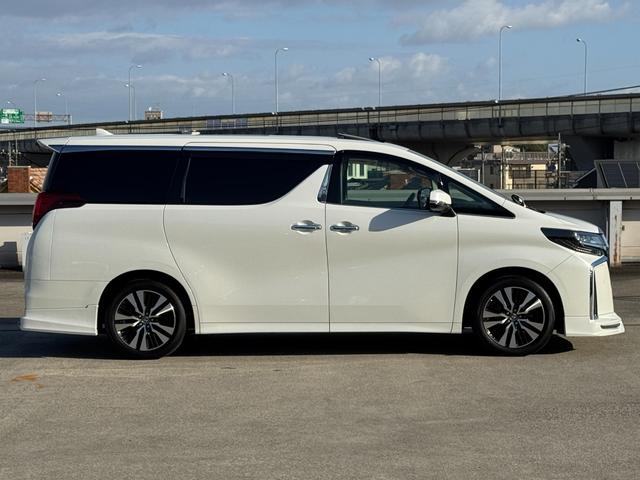 アルファード ２．５Ｓ　Ｃパッケージ　魔裟斗エアロ　４本出マフラー　サンルーフ　デジタルインナーミラー　ブラインドスポットモニタ　純正９型ＤＡ　後席モニター　フルセグＴＶ　ドラレコ　パワーバックドア　シートヒーター＆クーラー　パワーシート（20枚目）