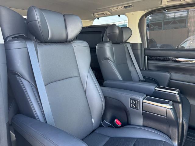 アルファード ２．５Ｓ　Ｃパッケージ　魔裟斗エアロ　４本出マフラー　サンルーフ　デジタルインナーミラー　ブラインドスポットモニタ　純正９型ＤＡ　後席モニター　フルセグＴＶ　ドラレコ　パワーバックドア　シートヒーター＆クーラー　パワーシート（38枚目）