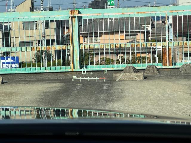 ハリアー Ｚ　パノラマルーフ　デジタルインナーミラー　パノラミックビューモニター　ブラインドスポットモニタ　１２．３型ＪＢＬナビ　フルセグＴＶ　パワーバックドア　ヘッドアップディスプレイ　ＥＴＣ２．０　パワーシート（57枚目）