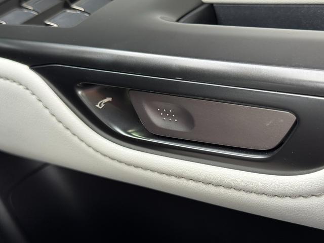 ���|���b�`�A�~�Ԏ��̃h�A�J����ł��v���n���h�����O���b�v�����܂܂ŃX�C�b�`�������āA�����A�N�V�����ł̃X���[�Y�ȃh�A�I�[�v�����\�ɂ��܂����B���񂲘A�����������I�c���������{�X�O�T�Q�|�S�O�O�|�O�W�T�T