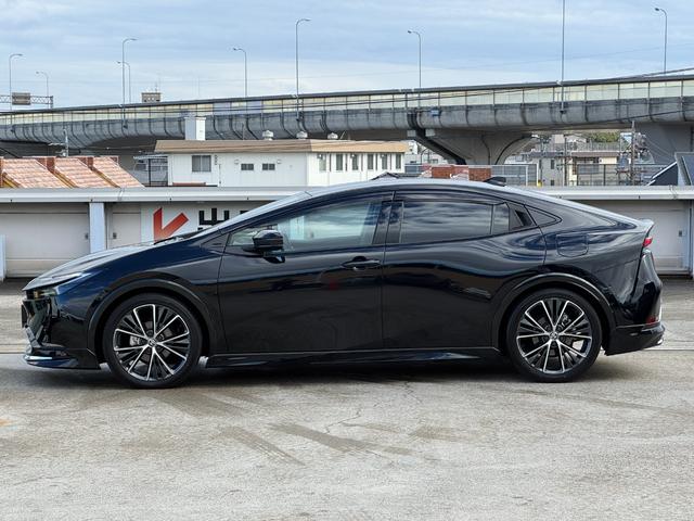 プリウス Ｚ　モデリスタエアロ　デジタルインナーミラー　ブラインドスポットモニター　１２．３型ナビ　フルセグ　パノラミックビューモニター　パワーバックドア　シートヒーター＆クーラー　ステンリングヒータ　ＥＴＣ２．０（21枚目）