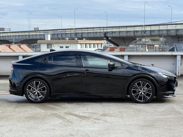 プリウス Ｚ　モデリスタエアロ　デジタルインナーミラー　ブラインドスポットモニター　１２．３型ナビ　フルセグ　パノラミックビューモニター　パワーバックドア　シートヒーター＆クーラー　ステンリングヒータ　ＥＴＣ２．０（22枚目）