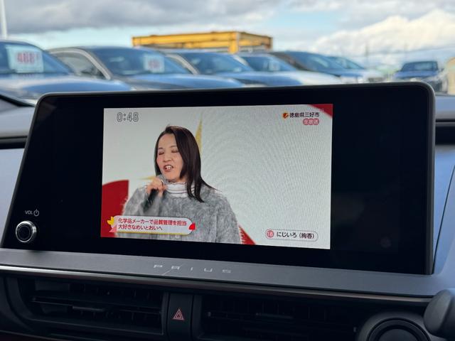 プリウス Ｚ　モデリスタエアロ　デジタルインナーミラー　ブラインドスポットモニター　１２．３型ナビ　フルセグ　パノラミックビューモニター　パワーバックドア　シートヒーター＆クーラー　ステンリングヒータ　ＥＴＣ２．０（43枚目）