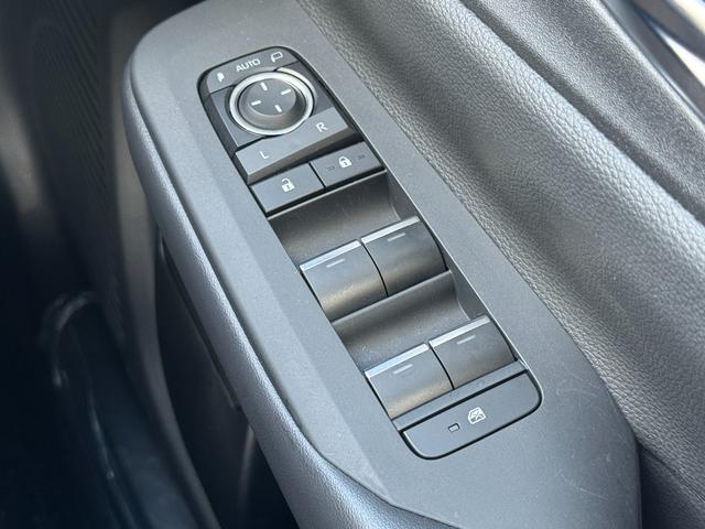 プリウス Ｚ　モデリスタエアロ　デジタルインナーミラー　ブラインドスポットモニター　１２．３型ナビ　フルセグ　パノラミックビューモニター　パワーバックドア　シートヒーター＆クーラー　ステンリングヒータ　ＥＴＣ２．０（55枚目）