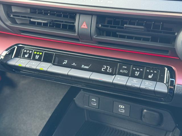 プリウス Ｚ　モデリスタエアロ　デジタルインナーミラー　ブラインドスポットモニター　１２．３型ナビ　フルセグ　パノラミックビューモニター　パワーバックドア　シートヒーター＆クーラー　ステンリングヒータ　ＥＴＣ２．０（58枚目）