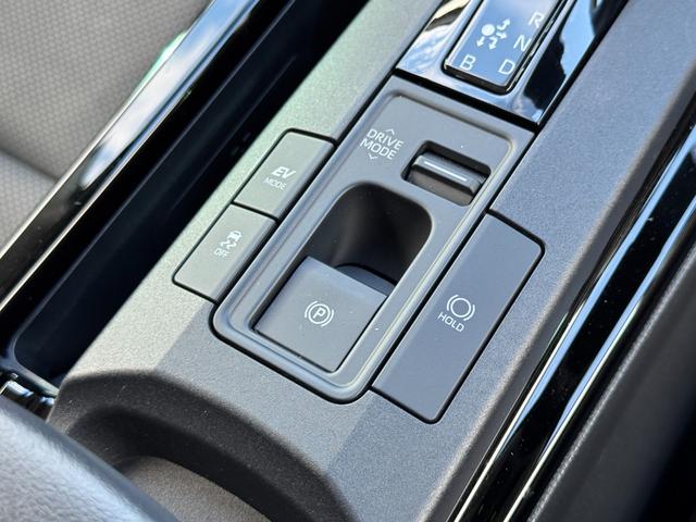 プリウス Ｚ　モデリスタエアロ　デジタルインナーミラー　ブラインドスポットモニター　１２．３型ナビ　フルセグ　パノラミックビューモニター　パワーバックドア　シートヒーター＆クーラー　ステンリングヒータ　ＥＴＣ２．０（62枚目）