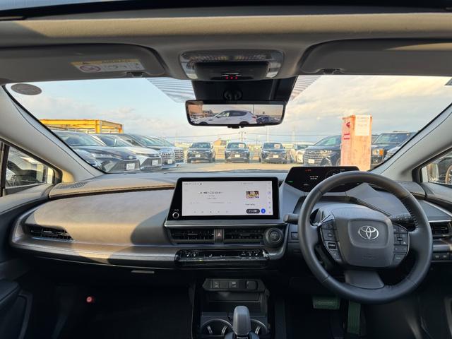 プリウス Ｚ　モデリスタ１９ＡＷ　パノラマルーフ　デジタルミラー　ＢＳＭ　１２．３型ナビ　フルセグＴＶ　パノラミックビューモニター　寒冷地仕様　スペアタイヤ　パワーバックドア　ＥＴＣ２．０　シートヒーター＆クーラー（3枚目）