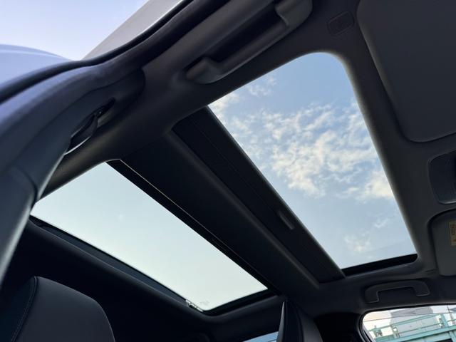 プリウス Ｚ　モデリスタ１９ＡＷ　パノラマルーフ　デジタルミラー　ＢＳＭ　１２．３型ナビ　フルセグＴＶ　パノラミックビューモニター　寒冷地仕様　スペアタイヤ　パワーバックドア　ＥＴＣ２．０　シートヒーター＆クーラー（4枚目）