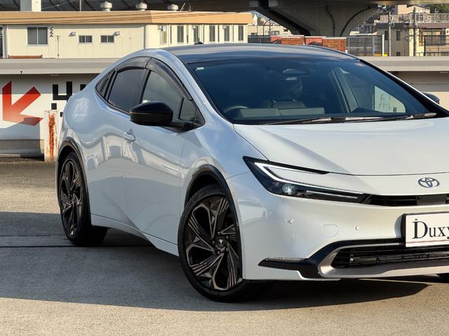 プリウス Ｚ　モデリスタ１９ＡＷ　パノラマルーフ　デジタルミラー　ＢＳＭ　１２．３型ナビ　フルセグＴＶ　パノラミックビューモニター　寒冷地仕様　スペアタイヤ　パワーバックドア　ＥＴＣ２．０　シートヒーター＆クーラー（10枚目）