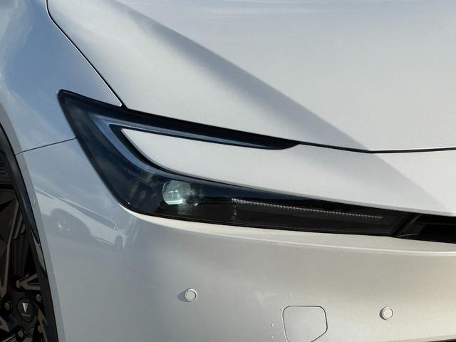 プリウス Ｚ　モデリスタ１９ＡＷ　パノラマルーフ　デジタルミラー　ＢＳＭ　１２．３型ナビ　フルセグＴＶ　パノラミックビューモニター　寒冷地仕様　スペアタイヤ　パワーバックドア　ＥＴＣ２．０　シートヒーター＆クーラー（11枚目）