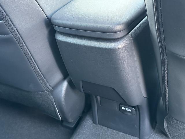 プリウス Ｚ　モデリスタ１９ＡＷ　パノラマルーフ　デジタルミラー　ＢＳＭ　１２．３型ナビ　フルセグＴＶ　パノラミックビューモニター　寒冷地仕様　スペアタイヤ　パワーバックドア　ＥＴＣ２．０　シートヒーター＆クーラー（67枚目）