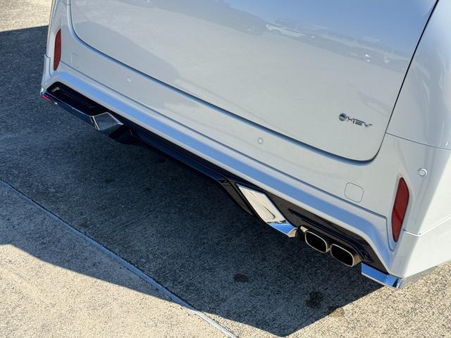 アルファードハイブリッド Ｚ　モデリスタエアロ　パノラミックビューモニター　デジタルインナーミラー　左右独立ムーンルーフ　ブラインドスポットモニター　後席モニター　アドバンスドドライブ　スペアタイヤ　パワーバックドア　ＥＴＣ２．０（5枚目）