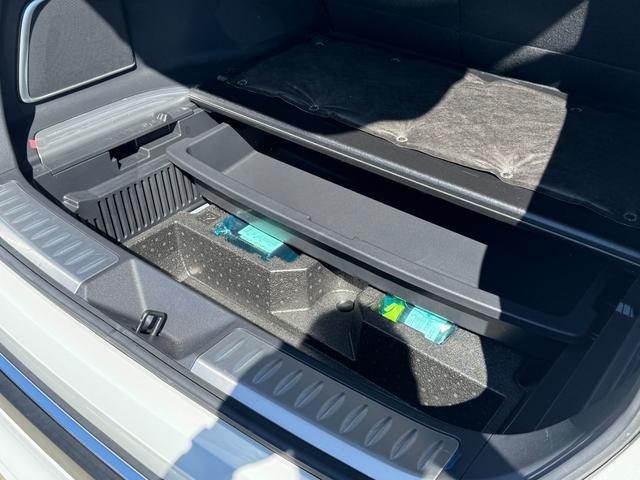 ハリアーハイブリッド Ｚ　レザーパッケージ　モデリスタエアロ　４本出マフラー　１２．３型ＪＢＬナビ　パノラミックビューモニター　デジタルミラー　パワーバックドア　ＥＴＣ２．０　ステアリングヒータ　シートヒーター＆クーラー　ＨＵＤ　パワーシート（49枚目）