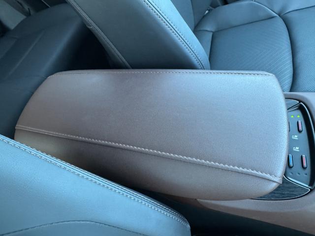 ハリアーハイブリッド Ｚ　レザーパッケージ　モデリスタエアロ　４本出マフラー　１２．３型ＪＢＬナビ　パノラミックビューモニター　デジタルミラー　パワーバックドア　ＥＴＣ２．０　ステアリングヒータ　シートヒーター＆クーラー　ＨＵＤ　パワーシート（72枚目）