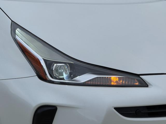 プリウス Ａ　パノラミックビューモニター　ブラインドスポットモニター　ＨＵＤ　スペアタイヤ　純正９型ナビ　フルセグＴＶ　トヨタセーフティセンス　ＬＥＤヘッドライト　パワーシート　ＥＴＣ　レーダークルーズコントロール（12枚目）