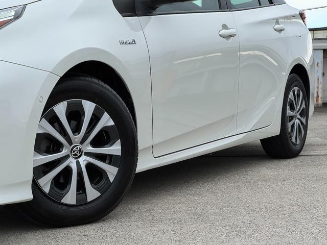 プリウス Ａ　パノラミックビューモニター　ブラインドスポットモニター　ＨＵＤ　スペアタイヤ　純正９型ナビ　フルセグＴＶ　トヨタセーフティセンス　ＬＥＤヘッドライト　パワーシート　ＥＴＣ　レーダークルーズコントロール（17枚目）