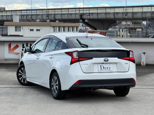 プリウス Ａ　パノラミックビューモニター　ブラインドスポットモニター　ＨＵＤ　スペアタイヤ　純正９型ナビ　フルセグＴＶ　トヨタセーフティセンス　ＬＥＤヘッドライト　パワーシート　ＥＴＣ　レーダークルーズコントロール（23枚目）