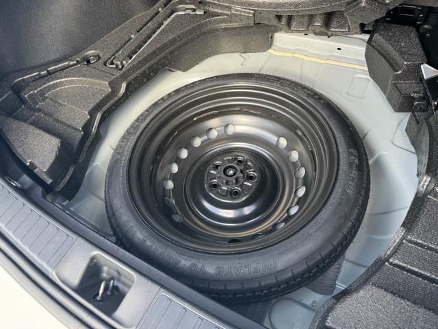 プリウス Ａ　パノラミックビューモニター　ブラインドスポットモニター　ＨＵＤ　スペアタイヤ　純正９型ナビ　フルセグＴＶ　トヨタセーフティセンス　ＬＥＤヘッドライト　パワーシート　ＥＴＣ　レーダークルーズコントロール（43枚目）