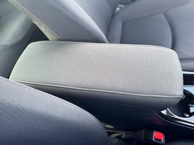 プリウス Ａ　パノラミックビューモニター　ブラインドスポットモニター　ＨＵＤ　スペアタイヤ　純正９型ナビ　フルセグＴＶ　トヨタセーフティセンス　ＬＥＤヘッドライト　パワーシート　ＥＴＣ　レーダークルーズコントロール（62枚目）