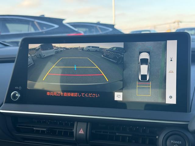 プリウス Ｚ　デジタルインナーミラー　パノラミックビューモニター　ＢＳＭ　１２．３型ナビ　フルセグＴＶ　ＡＣ１００Ｖ　ＥＴＣ２．０　パワーバックドア　ステアリングヒータ　シートヒーター＆クーラー　アドバンスドパーク（6枚目）