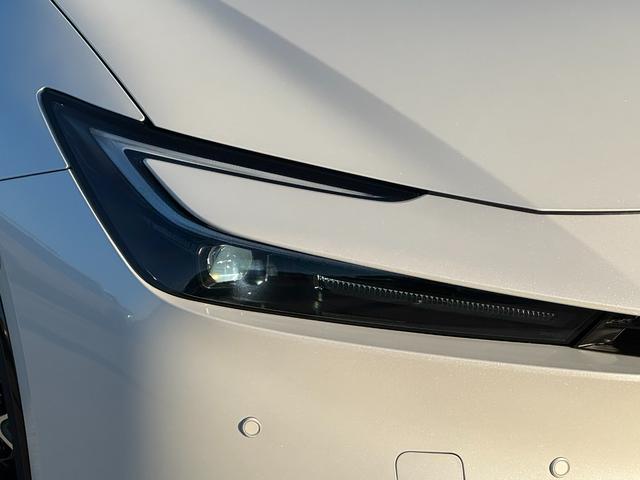 プリウス Ｚ　デジタルインナーミラー　パノラミックビューモニター　ＢＳＭ　１２．３型ナビ　フルセグＴＶ　ＡＣ１００Ｖ　ＥＴＣ２．０　パワーバックドア　ステアリングヒータ　シートヒーター＆クーラー　アドバンスドパーク（11枚目）