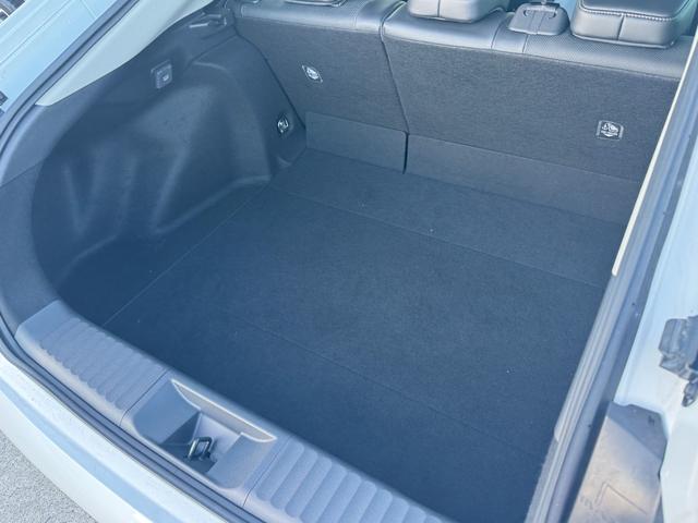 プリウス Ｚ　デジタルインナーミラー　パノラミックビューモニター　ＢＳＭ　１２．３型ナビ　フルセグＴＶ　ＡＣ１００Ｖ　ＥＴＣ２．０　パワーバックドア　ステアリングヒータ　シートヒーター＆クーラー　アドバンスドパーク（41枚目）