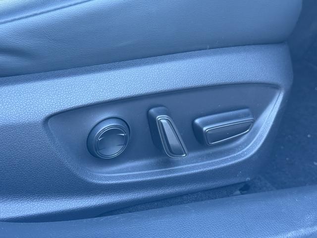 プリウス Ｚ　デジタルインナーミラー　パノラミックビューモニター　ＢＳＭ　１２．３型ナビ　フルセグＴＶ　ＡＣ１００Ｖ　ＥＴＣ２．０　パワーバックドア　ステアリングヒータ　シートヒーター＆クーラー　アドバンスドパーク（52枚目）