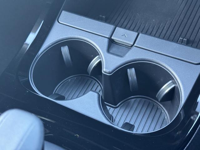 プリウス Ｚ　デジタルインナーミラー　パノラミックビューモニター　ＢＳＭ　１２．３型ナビ　フルセグＴＶ　ＡＣ１００Ｖ　ＥＴＣ２．０　パワーバックドア　ステアリングヒータ　シートヒーター＆クーラー　アドバンスドパーク（61枚目）