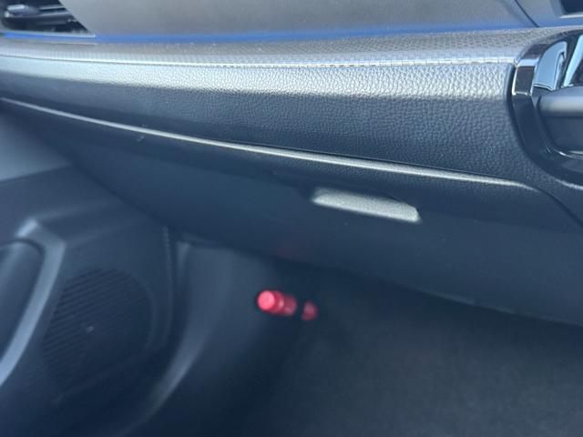 プリウス Ｚ　デジタルインナーミラー　パノラミックビューモニター　ＢＳＭ　１２．３型ナビ　フルセグＴＶ　ＡＣ１００Ｖ　ＥＴＣ２．０　パワーバックドア　ステアリングヒータ　シートヒーター＆クーラー　アドバンスドパーク（65枚目）