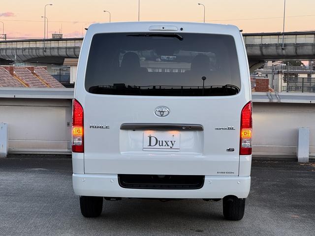 ハイエースバン ロングスーパーＧＬ　ダークプライムＳ　デジタルインナーミラー　パノラミックビューモニター　純正１５ＡＷ　両側パワースライドドア　ＡＣ１００Ｖ電源　スペアタイヤ　ウッド調ステアリング　オートハイビーム　衝突被害軽減システム（33枚目）