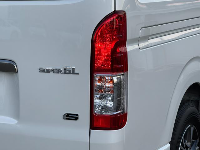 ハイエースバン ロングスーパーＧＬ　ダークプライムＳ　デジタルインナーミラー　パノラミックビューモニター　純正１５ＡＷ　両側パワースライドドア　ＡＣ１００Ｖ電源　スペアタイヤ　ウッド調ステアリング　オートハイビーム　衝突被害軽減システム（34枚目）