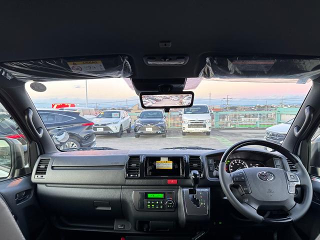 ハイエースバン ロングスーパーＧＬ　ダークプライムＳ　デジタルインナーミラー　パノラミックビューモニター　純正１５ＡＷ　両側パワースライドドア　ＡＣ１００Ｖ電源　スペアタイヤ　ウッド調ステアリング　オートハイビーム　衝突被害軽減システム（40枚目）