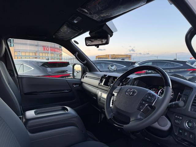 ハイエースバン ロングスーパーＧＬ　ダークプライムＳ　デジタルインナーミラー　パノラミックビューモニター　純正１５ＡＷ　両側パワースライドドア　ＡＣ１００Ｖ電源　スペアタイヤ　ウッド調ステアリング　オートハイビーム　衝突被害軽減システム（42枚目）