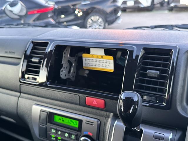 ハイエースバン ロングスーパーＧＬ　ダークプライムＳ　デジタルインナーミラー　パノラミックビューモニター　純正１５ＡＷ　両側パワースライドドア　ＡＣ１００Ｖ電源　スペアタイヤ　ウッド調ステアリング　オートハイビーム　衝突被害軽減システム（65枚目）