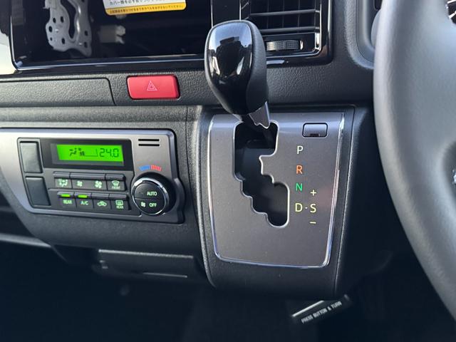 ハイエースバン ロングスーパーＧＬ　ダークプライムＳ　デジタルインナーミラー　パノラミックビューモニター　純正１５ＡＷ　両側パワースライドドア　ＡＣ１００Ｖ電源　スペアタイヤ　ウッド調ステアリング　オートハイビーム　衝突被害軽減システム（66枚目）