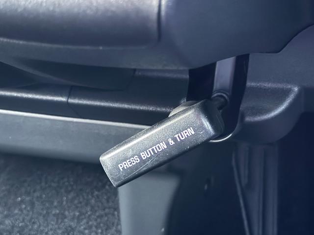 ハイエースバン ロングスーパーＧＬ　ダークプライムＳ　デジタルインナーミラー　パノラミックビューモニター　純正１５ＡＷ　両側パワースライドドア　ＡＣ１００Ｖ電源　スペアタイヤ　ウッド調ステアリング　オートハイビーム　衝突被害軽減システム（67枚目）