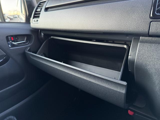 ハイエースバン ロングスーパーＧＬ　ダークプライムＳ　デジタルインナーミラー　パノラミックビューモニター　純正１５ＡＷ　両側パワースライドドア　ＡＣ１００Ｖ電源　スペアタイヤ　ウッド調ステアリング　オートハイビーム　衝突被害軽減システム（72枚目）