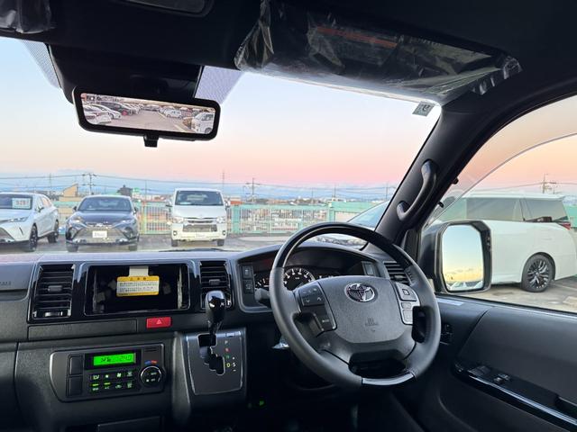 ハイエースバン ロングスーパーＧＬ　ダークプライムＳ　デジタルインナーミラー　パノラミックビューモニター　純正１５ＡＷ　両側パワースライドドア　ＡＣ１００Ｖ電源　スペアタイヤ　ウッド調ステアリング　オートハイビーム　衝突被害軽減システム（80枚目）