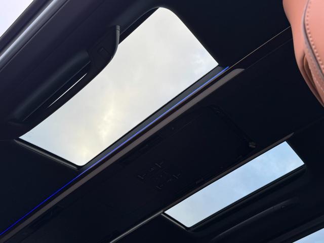 ヴェルファイアハイブリッド Ｚ　プレミア　左右独立ルーフ　デジタルインナーミラ　寒冷地仕様　ユニバーサルステップ　全周囲カメラ　三眼ＬＥＤヘッド　ＥＴＣ　ＢＳＭ　ＨＵＤ　レーダークルーズコントロール　パワーバックドア　１４型ナビ　フルセグＴＶ（6枚目）