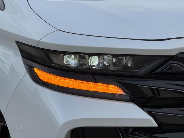 ヴェルファイアハイブリッド Ｚ　プレミア　左右独立ルーフ　デジタルインナーミラ　寒冷地仕様　ユニバーサルステップ　全周囲カメラ　三眼ＬＥＤヘッド　ＥＴＣ　ＢＳＭ　ＨＵＤ　レーダークルーズコントロール　パワーバックドア　１４型ナビ　フルセグＴＶ（21枚目）