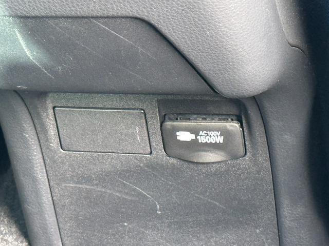 プリウス Ｚ　モデリスタエアロ　デジタルインナーミラー　ブラインドスポットモニター　１２．３型ナビ　フルセグ　パノラミックビューモニター　パワーバックドア　シートヒーター＆クーラー　ステンリングヒータ　ＥＴＣ２．０（68枚目）